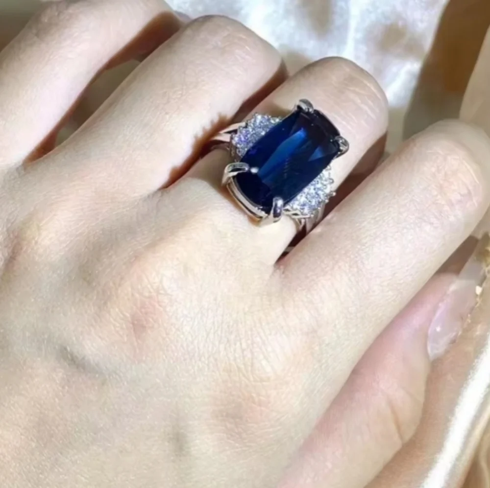 Elegant 925 Sterling Silver and Blue Gemstone Ring Sz 10